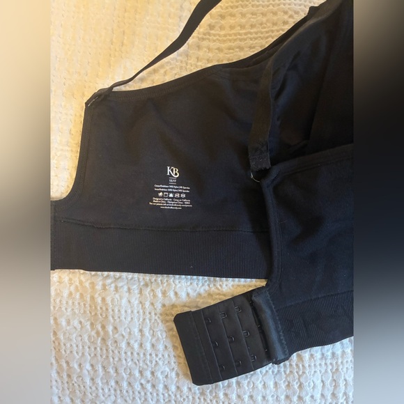 Kindred Bravely Sublime® Hands-Free Pumping &
Nursing Bra Regular 1X NEW - Picture 11 of 12